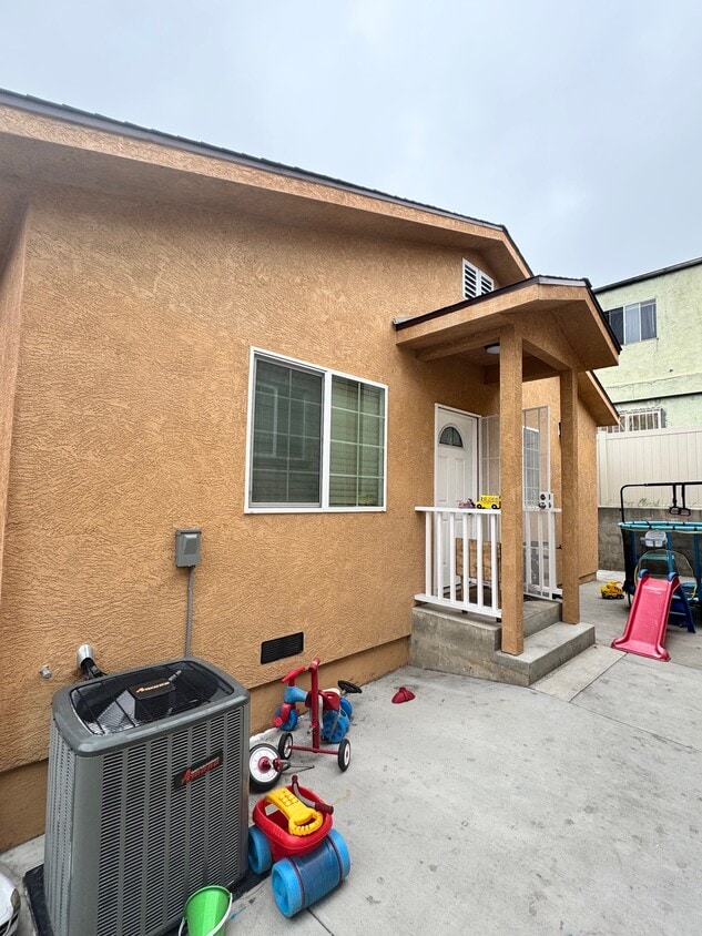 Foto principal - 4442 Delta St