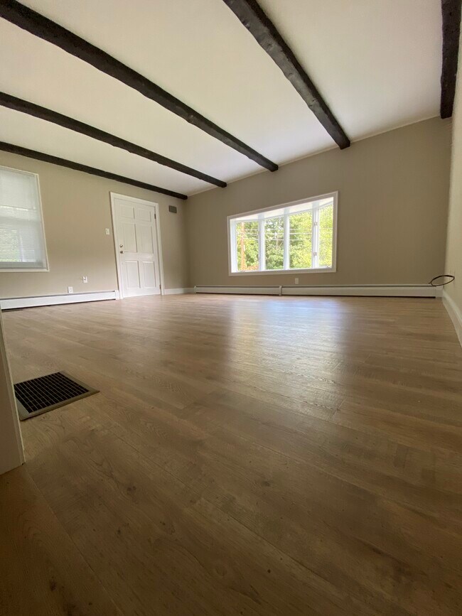 Living Room - 61 Parsonage St