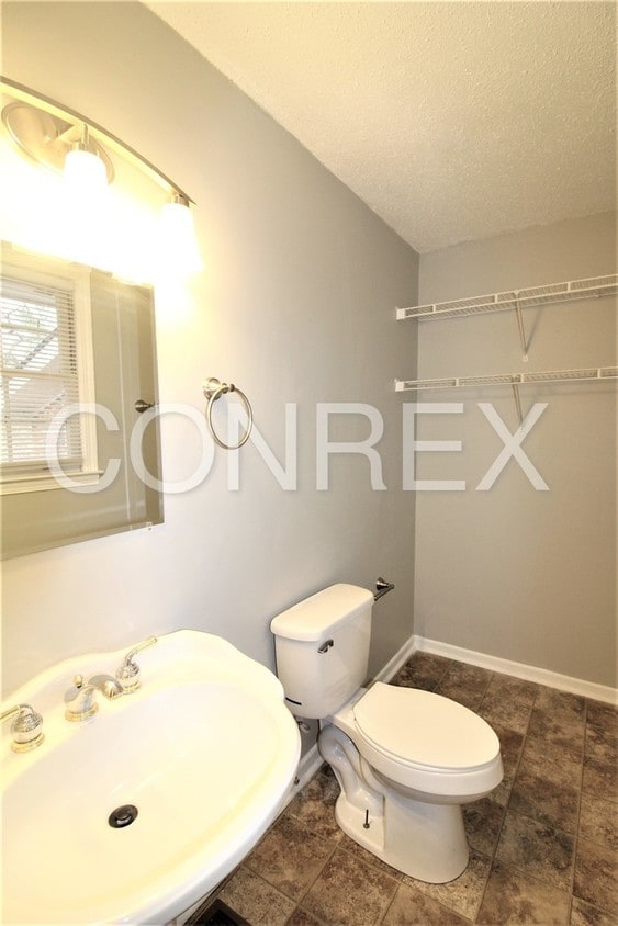Primary Photo - 301 Black Oak Rd