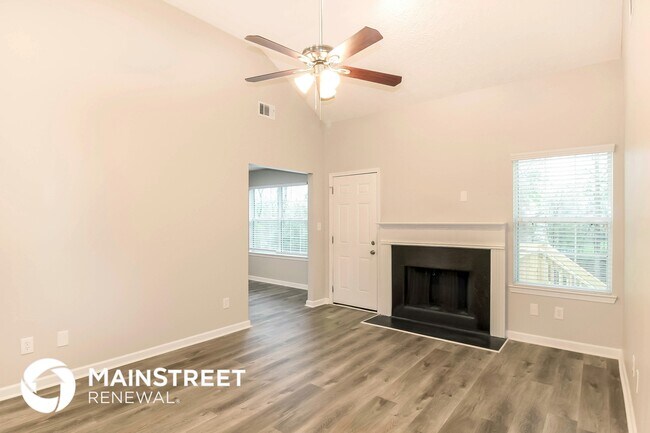 Building Photo - 1286 Live Oak Terrace