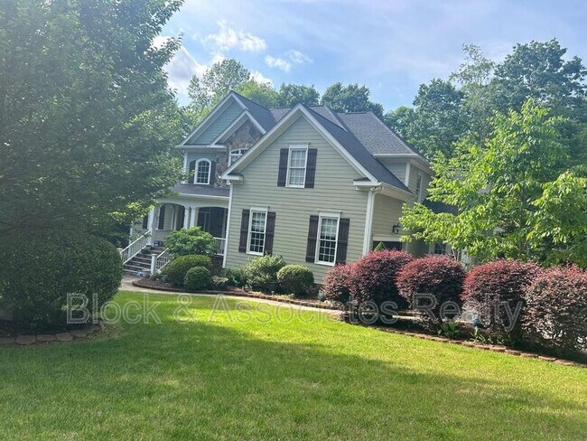 Building Photo - 3653 Pleasants Ridge Dr
