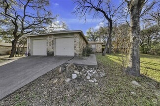Building Photo - 9802 Hundred Oaks Cir