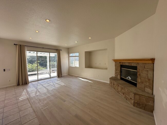 Building Photo - 32795 Valentino Way