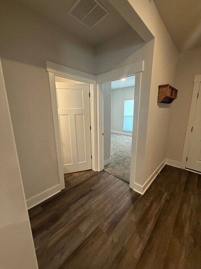 Foto del edificio - 4 bedroom 3 FULL bath home in Shoal River ...