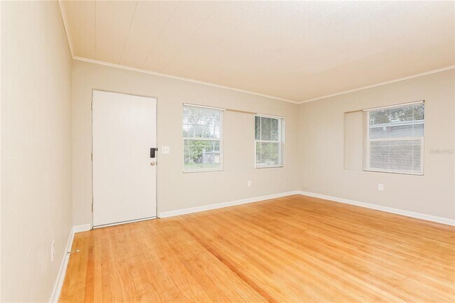 Building Photo - 6908 Ambassador Dr