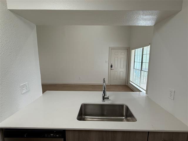 Foto del edificio - 230 E 5th St