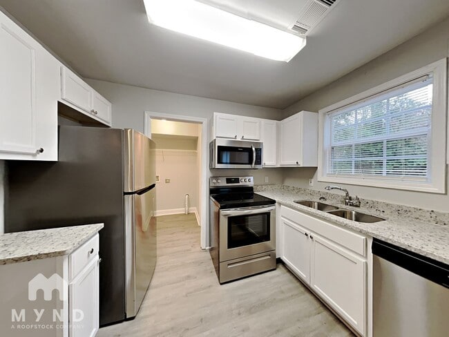 Foto del edificio - 1232 Pinedale Cir NW