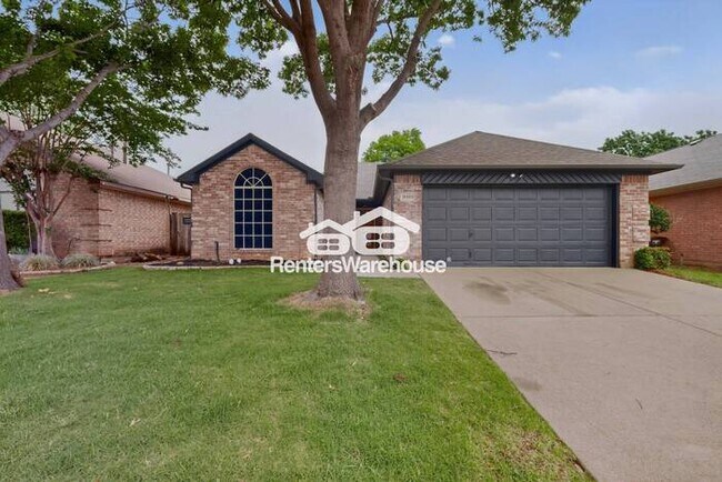 Building Photo - Completely Refreshed In Home Ft Worth