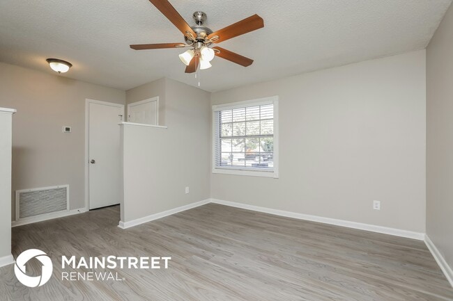 Building Photo - 3074 Riverbrook Dr