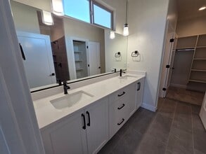 Building Photo - 2145 380 S