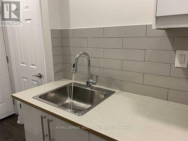 Building Photo - 61 Frenchpark Cir