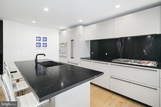 Building Photo - 1126 Lombard St