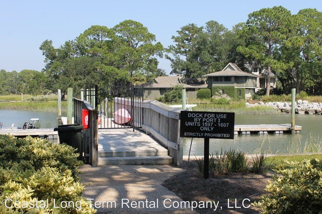 Building Photo - 226 S Sea Pines Dr