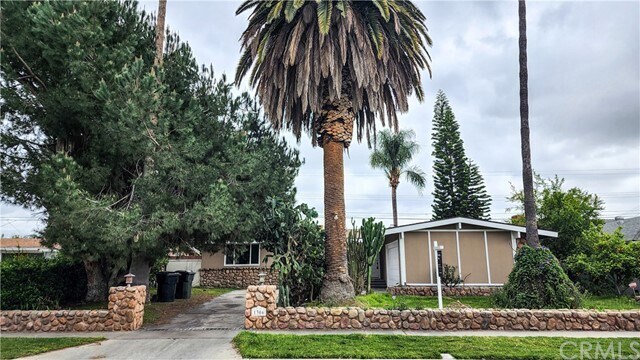 Foto principal - 1306 W Baker Ave