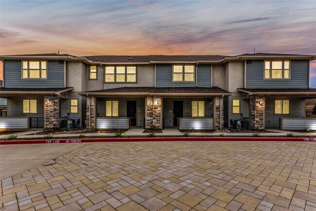 Foto del edificio - 5900 U.S. 287 Frontage Rd