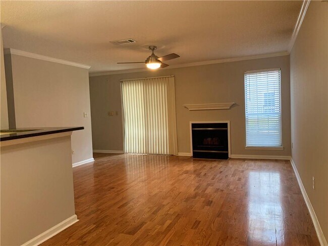 Foto del edificio - 213 Granville Ct