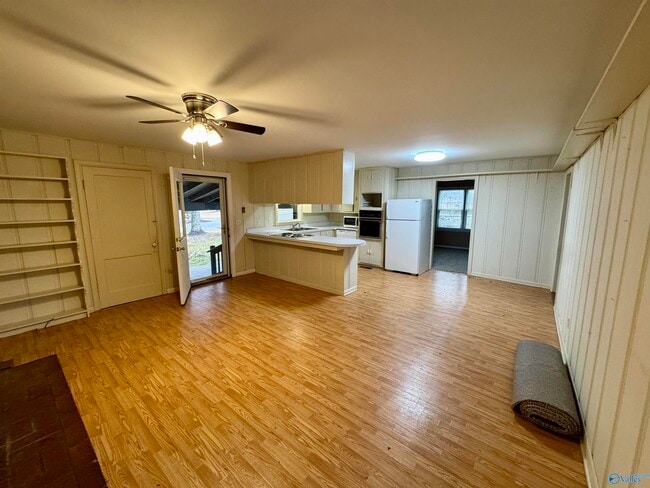 Building Photo - 702 Washington St E