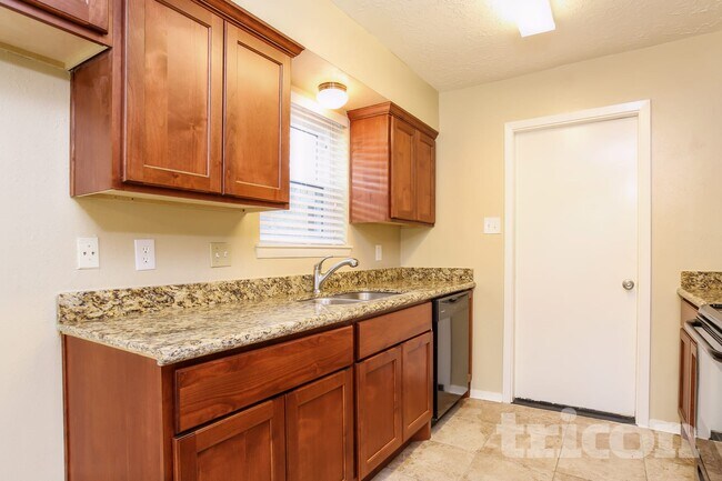 Building Photo - 4227 Burkegate Dr