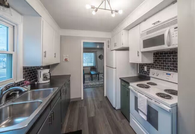 Foto del edificio - 2208 S Covell Ave