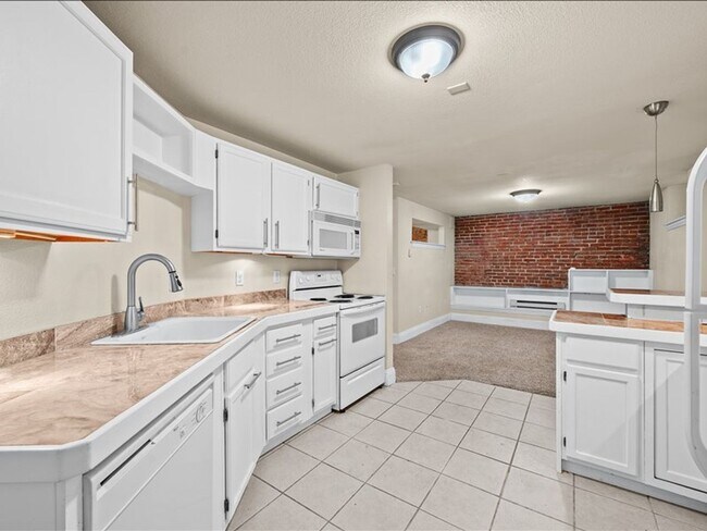 Building Photo - Beautiful 3 bedroom home!