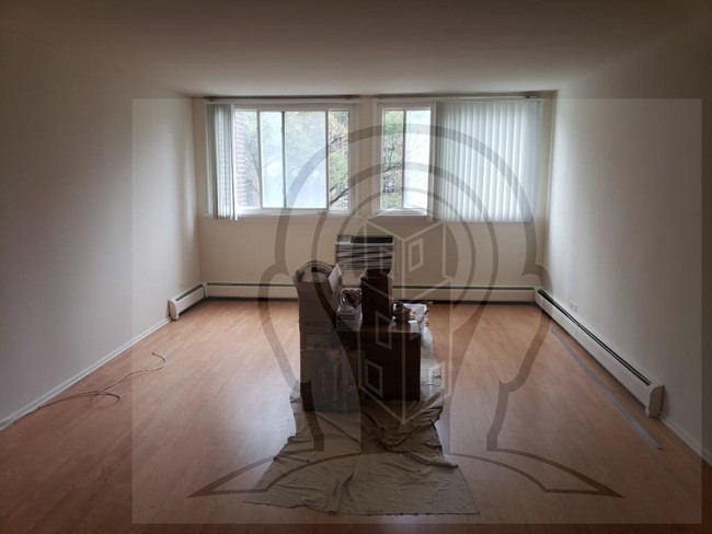 Building Photo - 516 W Briar Pl