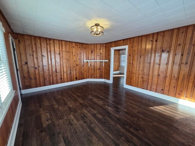 Foto del edificio - 209 Bartlett Ave