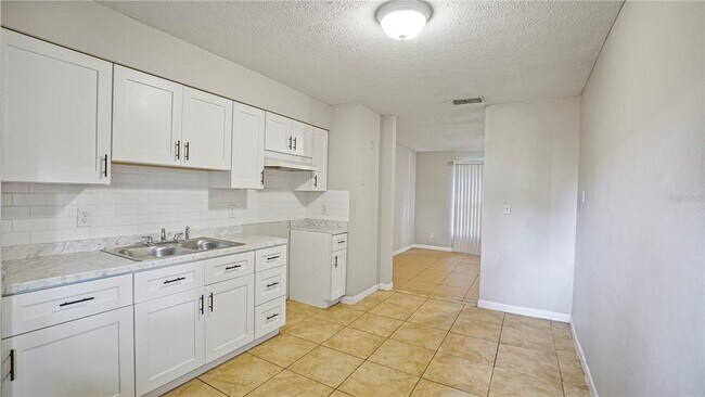 Foto del edificio - 6750 NE 7th St