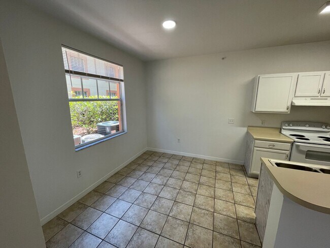 Foto del edificio - ANNUAL RENTAL - FIRST FLOOR 2 BED / 2 BATH AT FAIRWAY PRESERVE
