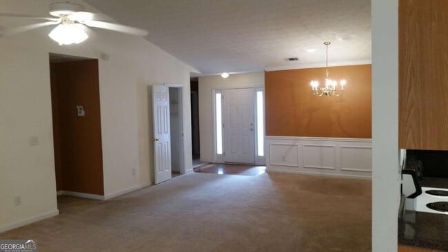 Building Photo - 5511 Walnut Ln