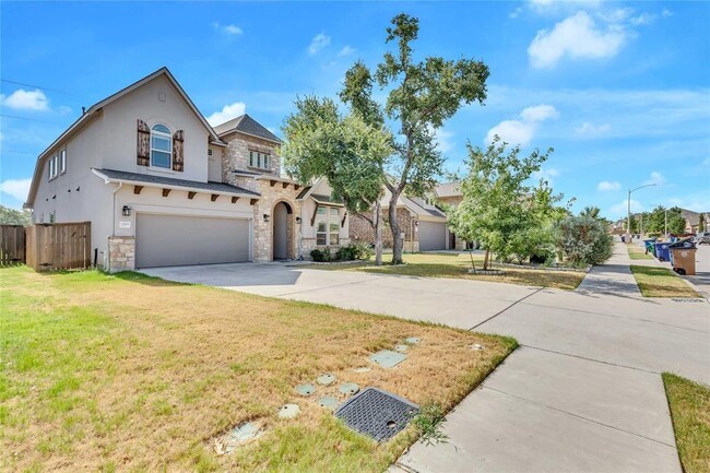 Foto del edificio - 13809 Camp Comfort Ln
