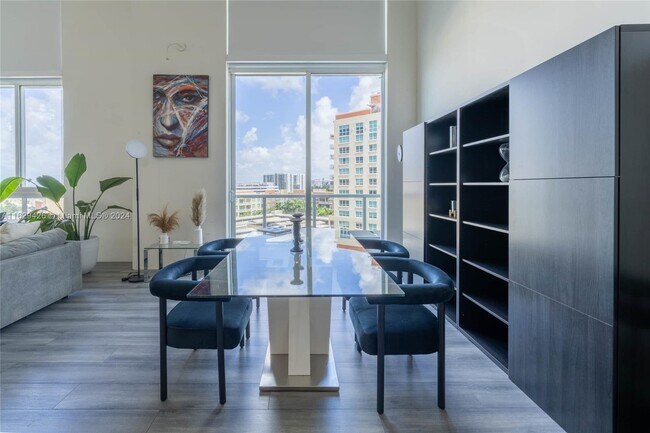 Foto del edificio - 1900 N Bayshore Dr