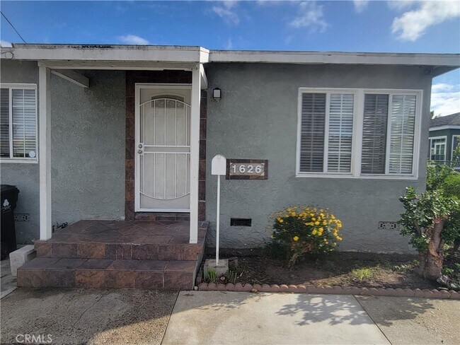 Foto del edificio - 1626 W 204th St