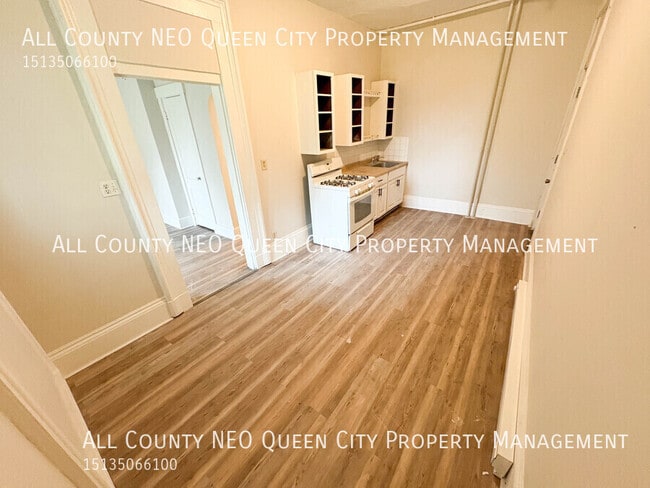 Building Photo - 499 S Detroit St