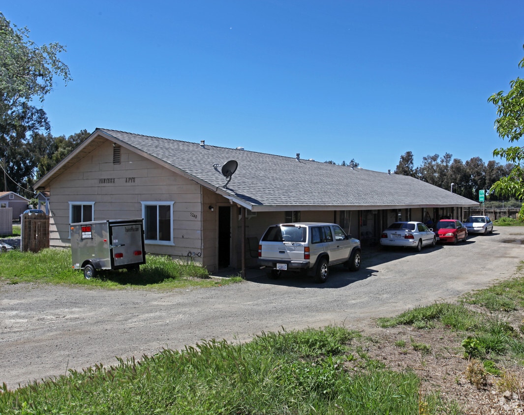 Primary Photo - 5240 Lindhurst Ave