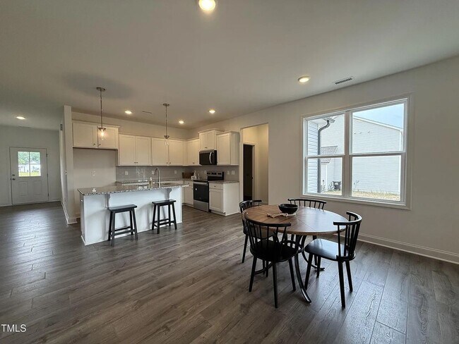 Foto del edificio - 3 Bedroom Ranch home in Zebulon!
