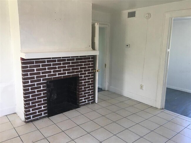 Foto del edificio - 124 Daytona Ave