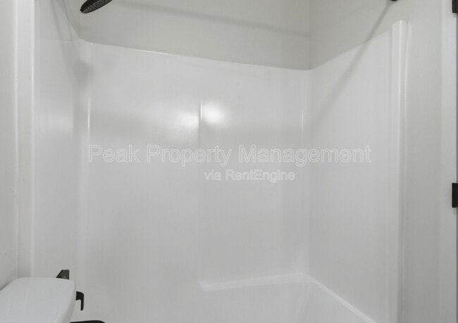 Interior Photo - Ashland Crossing