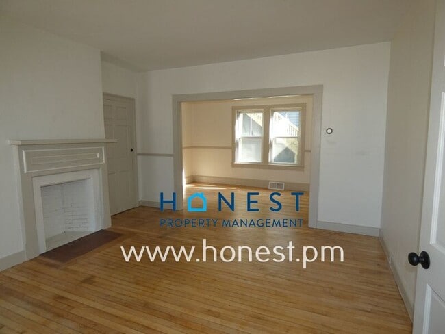 Building Photo - 20 Academy St