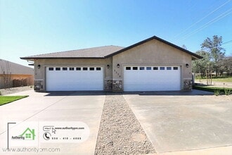 Building Photo - 2530 Rainbow Ln