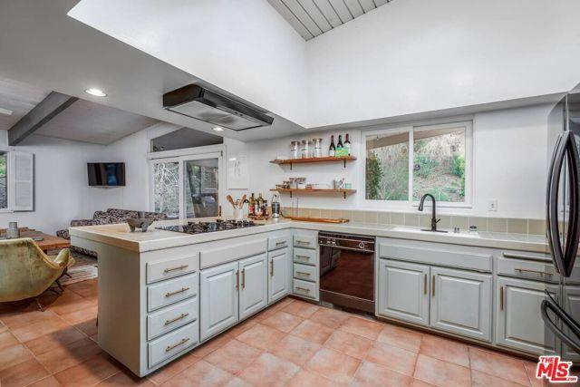 Foto del edificio - 2436 Arbutus Ave