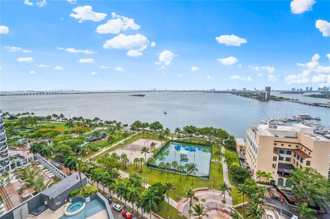 Foto del edificio - 1750 N Bayshore Dr