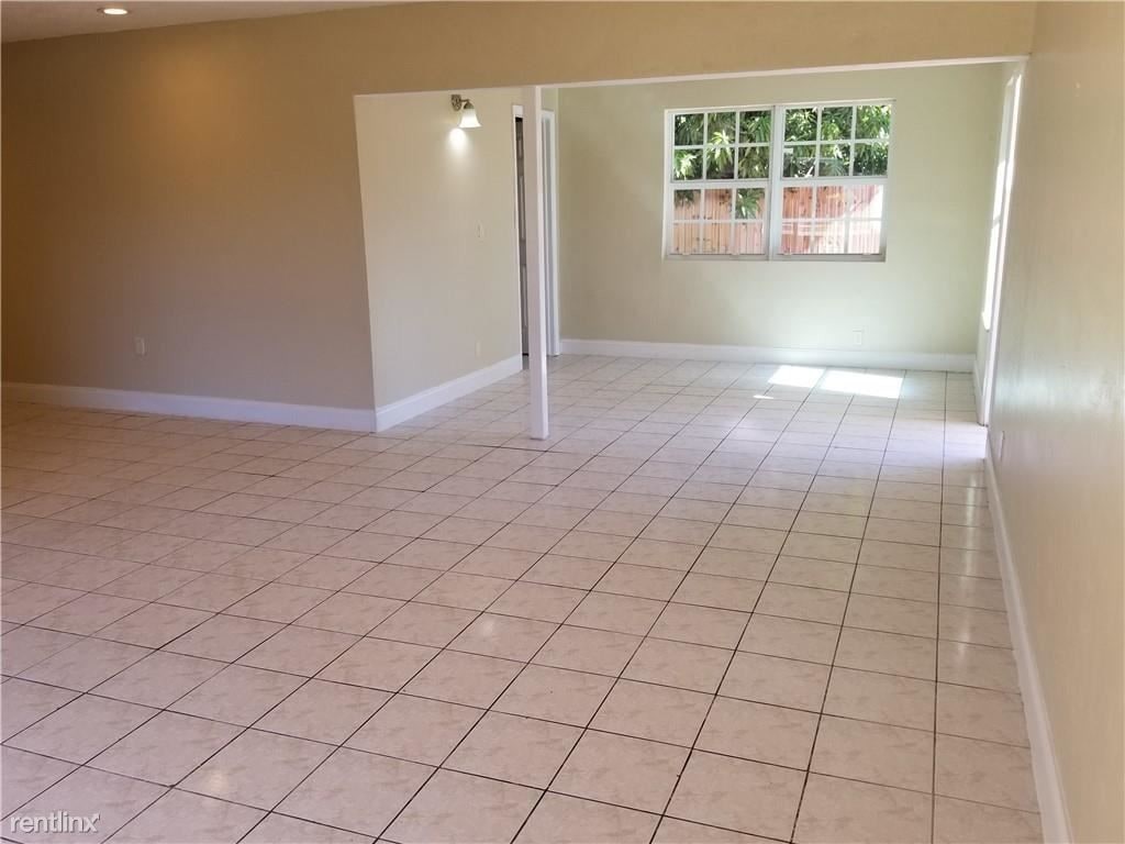 Primary Photo - 4 br, 2 bath House - 610 Long Island Ave
