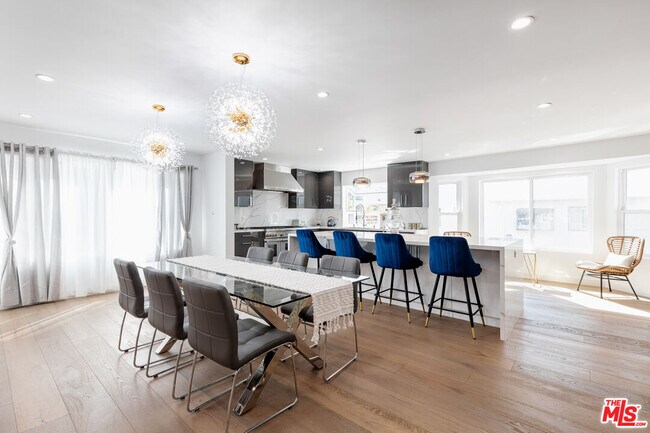 Building Photo - 18721 Hatteras St