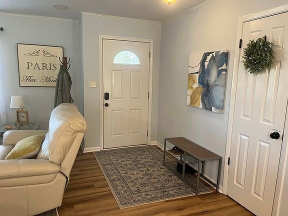 Building Photo - 233 Jeb Stuart Dr
