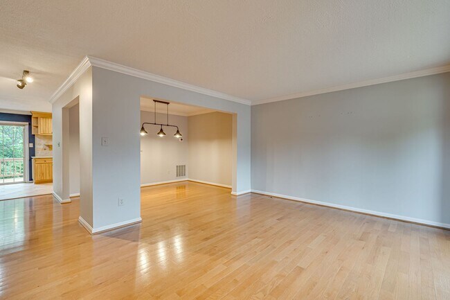 Foto del edificio - Fantastic townhome in Alexandria