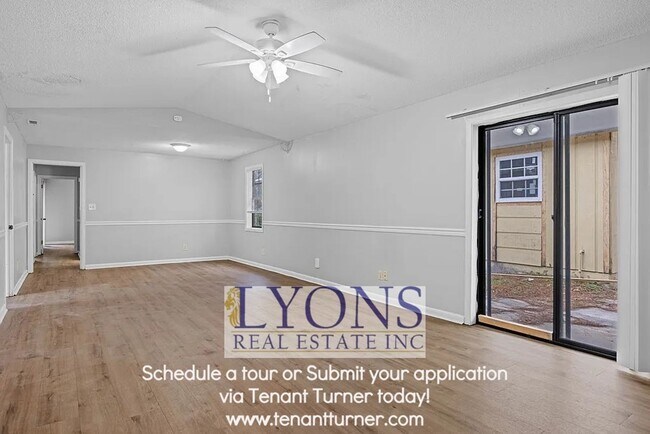 Foto del edificio - 4 bed 2 bath house cozy neighborhood!!