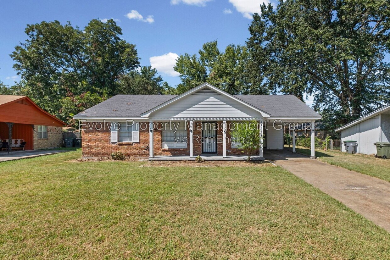 Photo - 2875 Knightway Cove