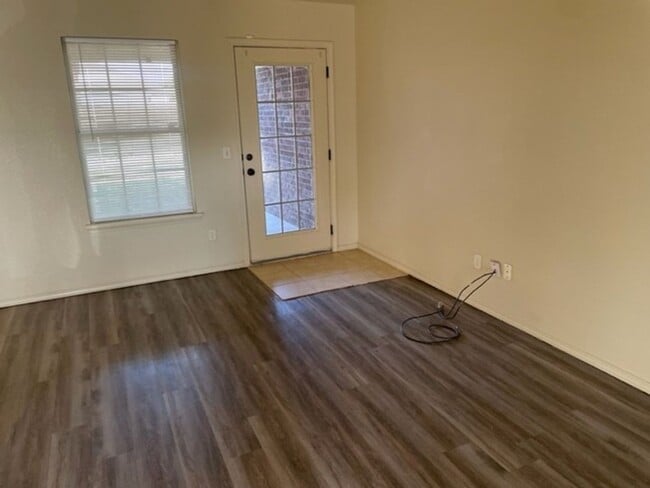 Foto del edificio - 4406 Ross St