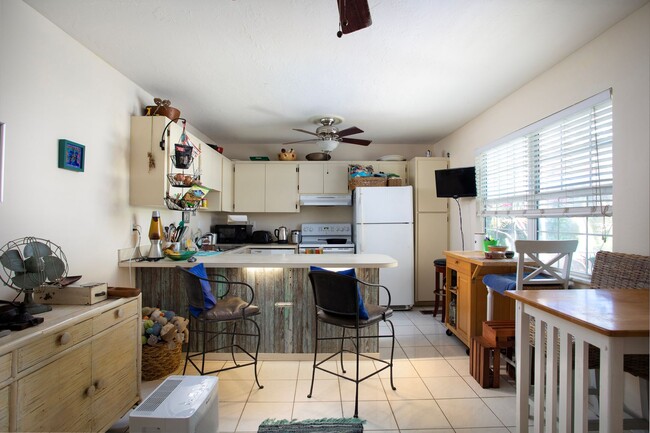 Building Photo - 3 Bedroom 1 bath and 2 half Baths with a g...