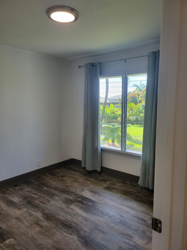 Building Photo - 525